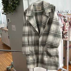 Women’s plaid Shacket/jacket - SIZE: L
